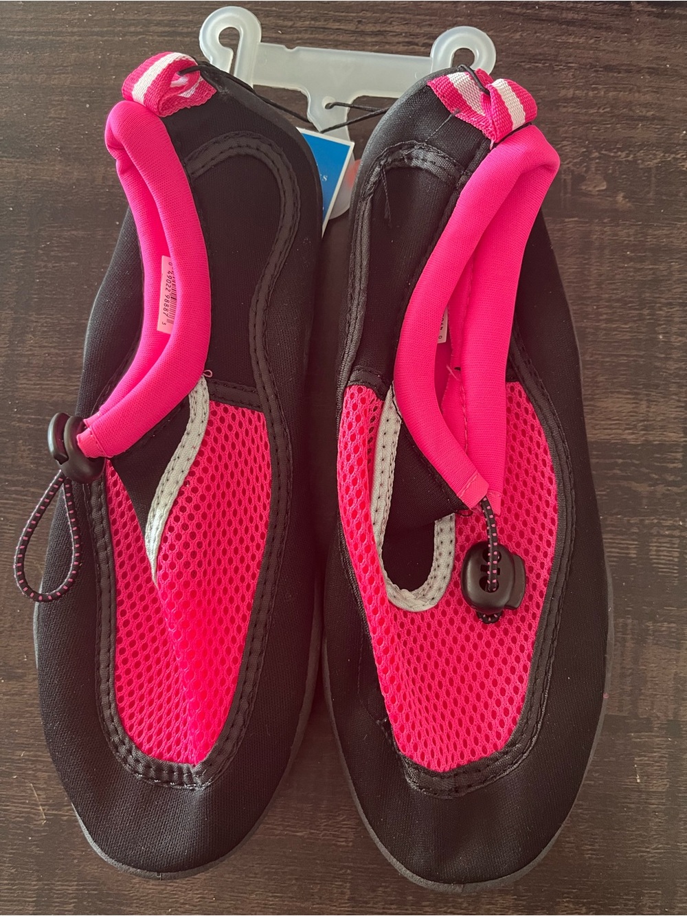 West loop Black &Hot Pink Water Shoes Size S (5/6)